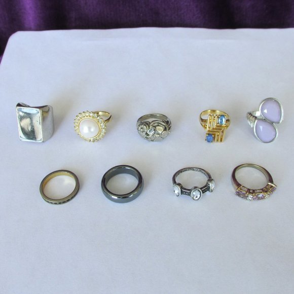 Collection Lot Bundle 9 Costume Jewelry Rings Size Small 4-5.75 - Picture 1 of 11